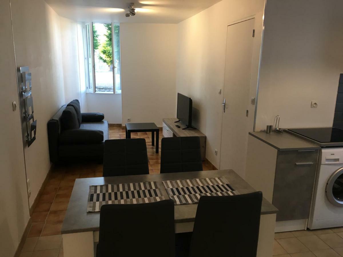 Charmant T2 Rdc Dans Residence Avec Parc Arbore Saint-Pierre-le-Moutier Екстер'єр фото