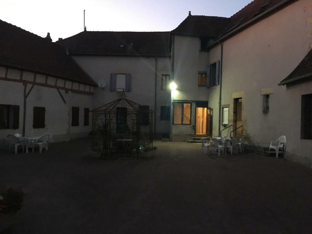 Charmant T2 Rdc Dans Residence Avec Parc Arbore Saint-Pierre-le-Moutier Екстер'єр фото